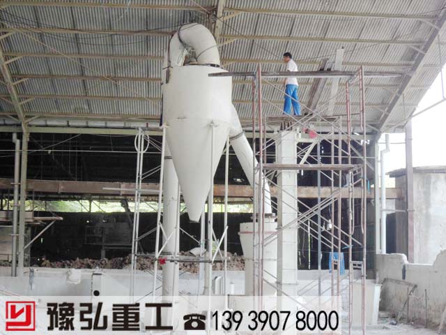堇青石破碎机磨粉机设备，堇青石粉碎粉磨机的生产线设备厂家
